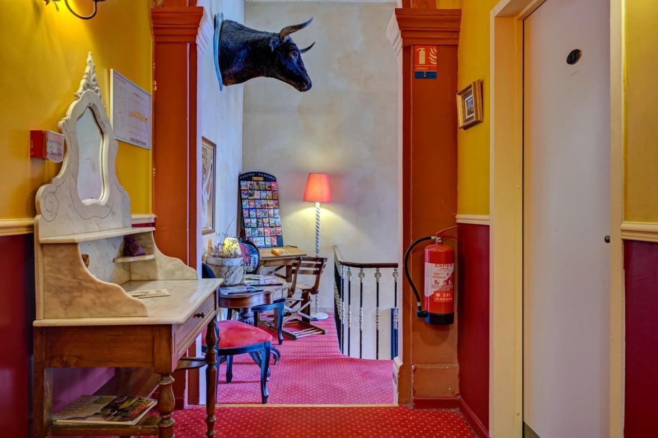 Hotel Des Artistes Tarascon Exterior photo