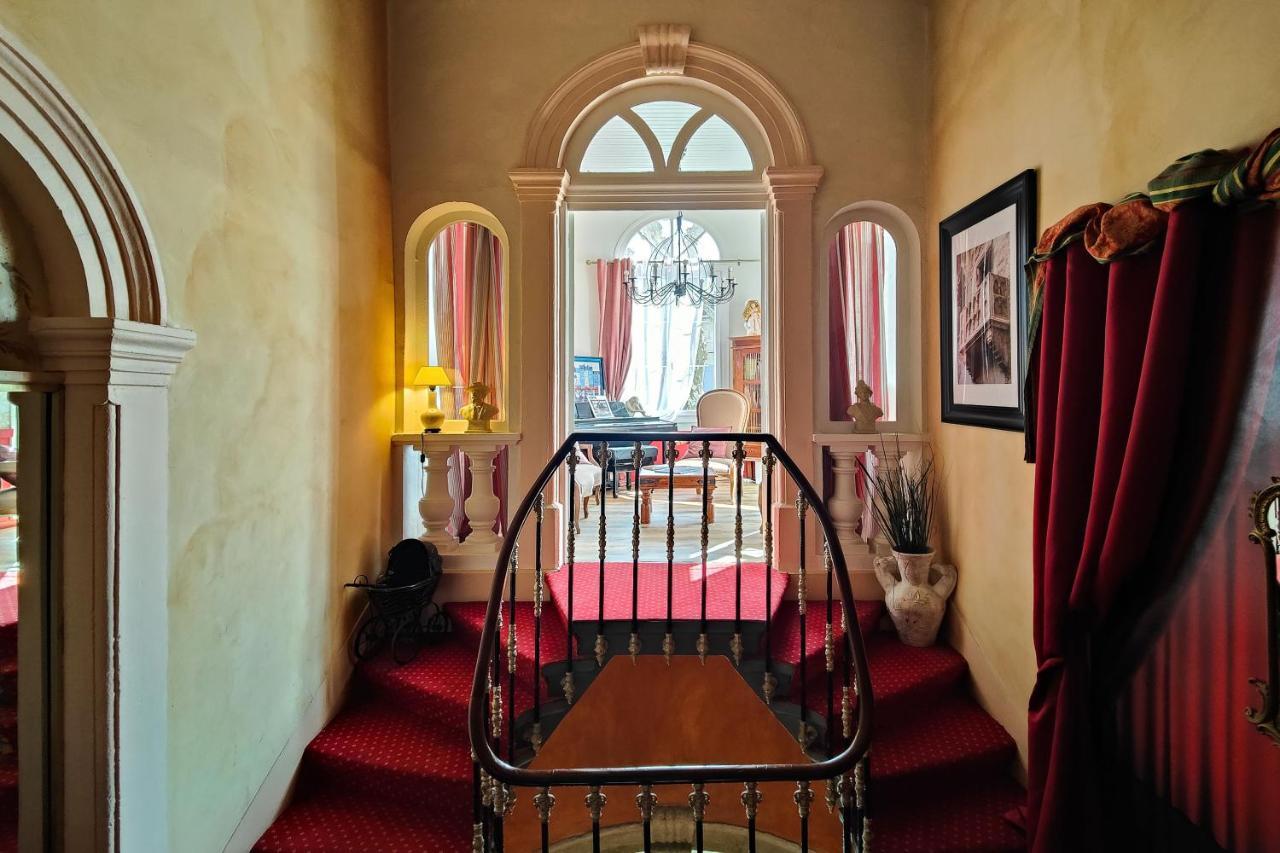 Hotel Des Artistes Tarascon Exterior photo